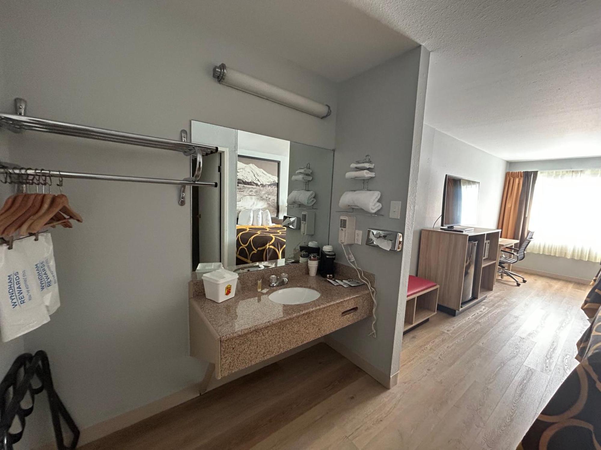 Hotel Super 8 By Wyndham Sterling Co Extérieur photo